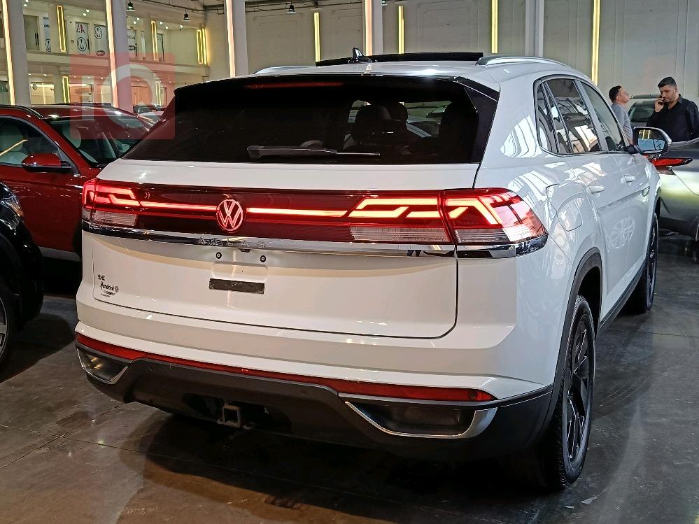 ڤۆڵکسواگن ئەتڵەس کرۆس سپۆرت